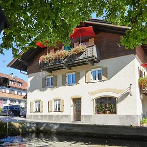 Alpen Gaestehaus Bed & Breakfast